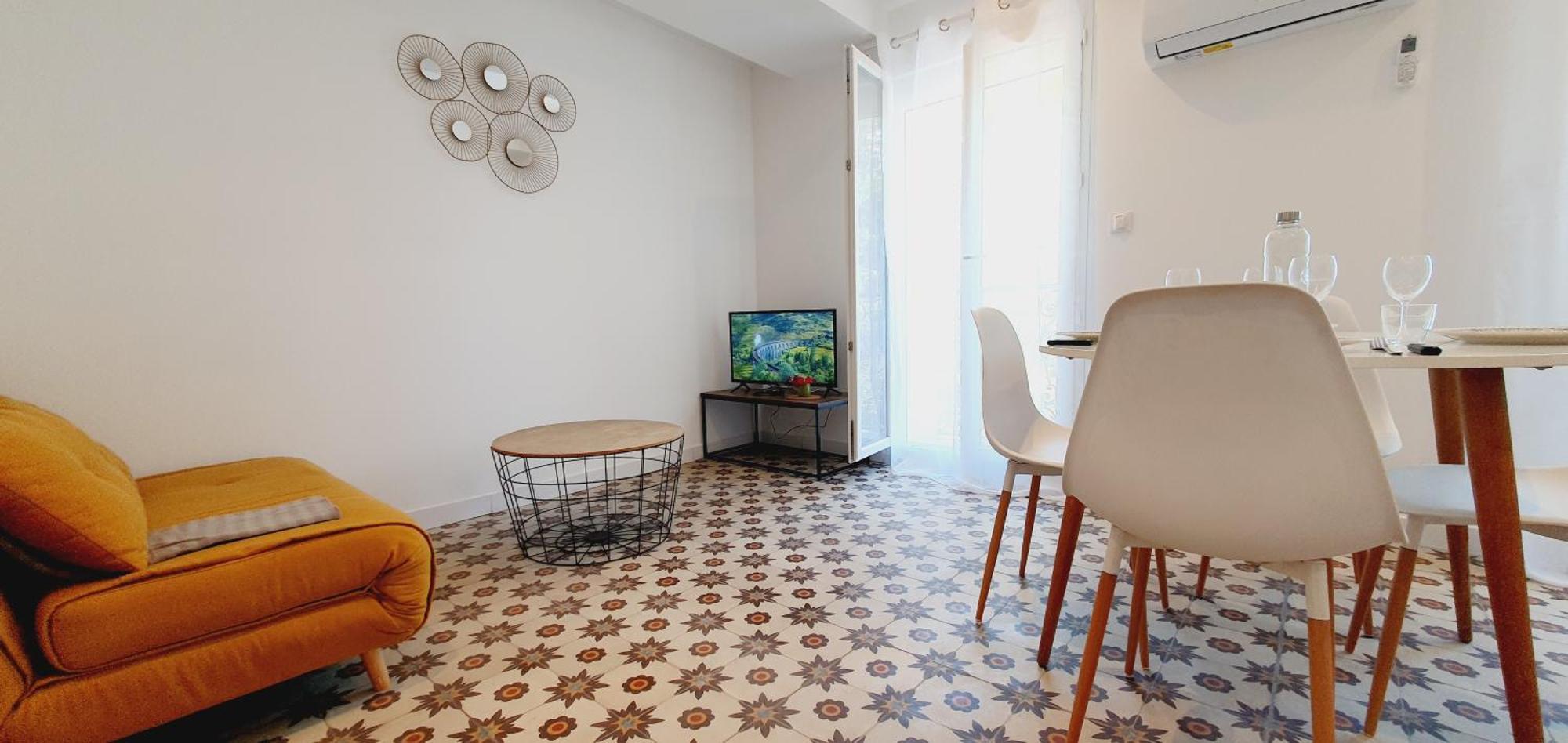 Via Domitia Apartamento *
