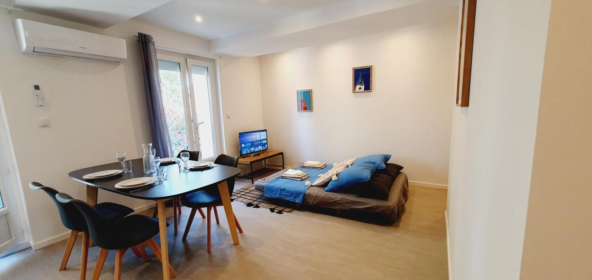 Via Domitia Apartamento *