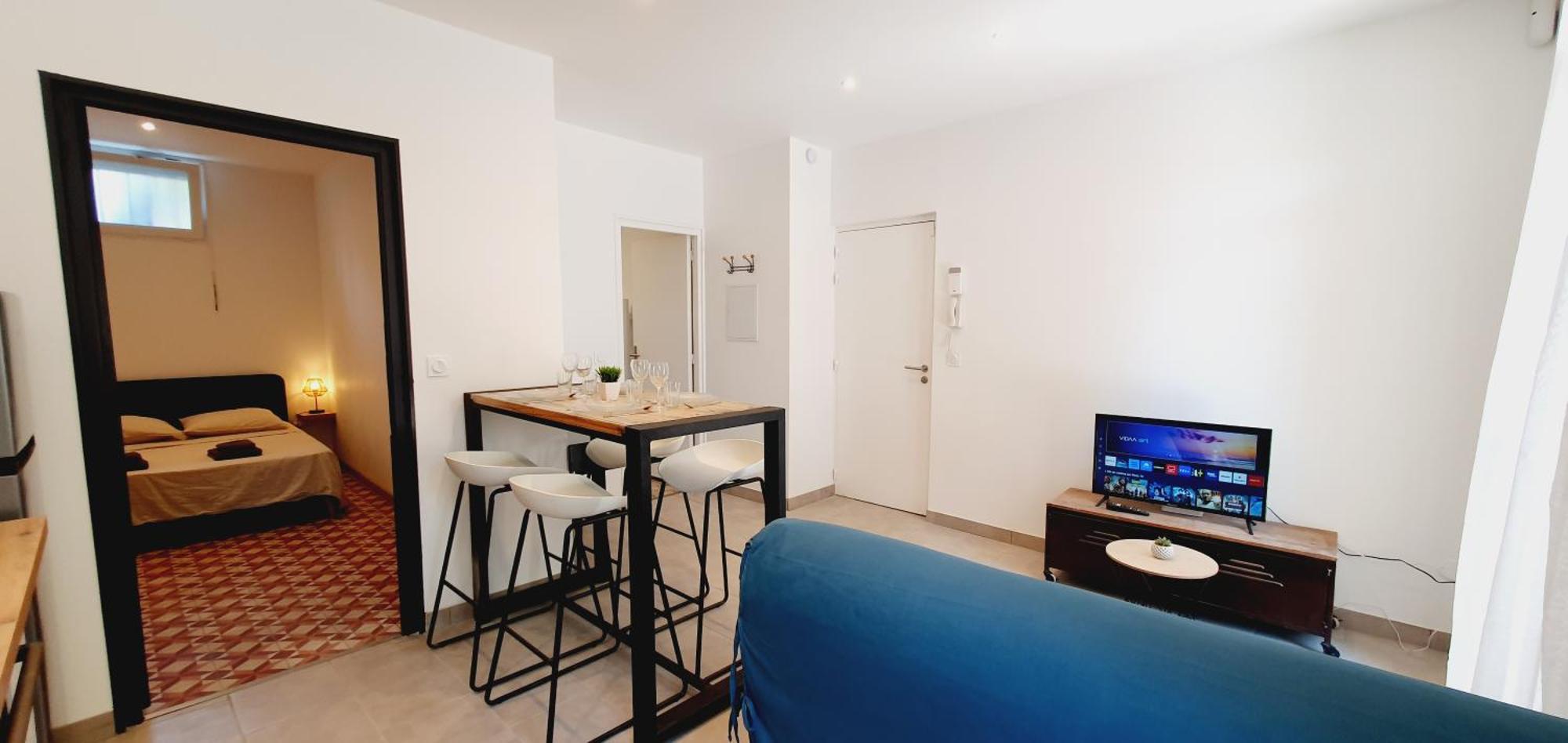 Via Domitia Apartamento *